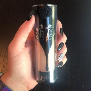 Kat Von D Lock-It Foundation in Light 45 Warm 30mL